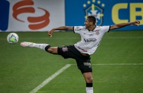 Atacante Jô no jogo contra o Botafogo, na Neo Química Arena