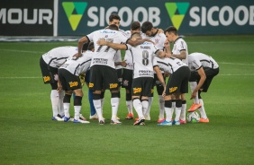 Elenco do Corinthians no jogo contra o Botafogo, na Neo Qumica Arena