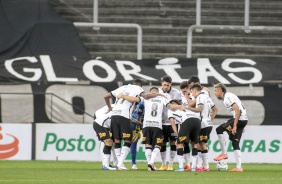 Elenco do Corinthians no jogo contra o Botafogo, na Neo Qumica Arena