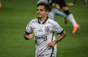 Fagner no duelo entre Corinthians e Botafogo na Neo Química Arena