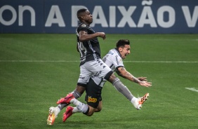 Gustavo Silva no duelo entre Corinthians e Botafogo na Neo Química Arena