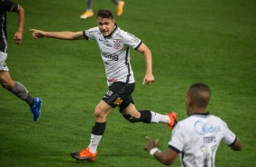 Lucas Piton no jogo contra o Botafogo, na Neo Qumica Arena