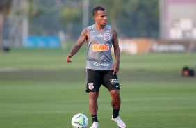 Meia Otero no treinamento desta sexta-feira em preparao para o jogo contra o Botafogo