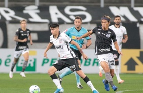 Araos durante jogo contra o Botafogo, pelo Brasileirão, na Neo Química Arena