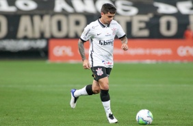 Fagner durante jogo contra o Botafogo, pelo Brasileirão, na Neo Química Arena