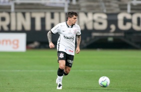Fagner durante jogo contra o Botafogo, pelo Brasileirão, na Neo Química Arena