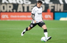 Lateral Fagner durante jogo contra o Botafogo, pelo Brasileirão, na Neo Química Arena