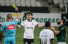Danilo Avelar foi expulso no jogo contra o Palmeiras, na Neo Química Arena