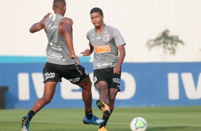 Jogadores na atividade da tarde desta quarta-feira no CT Joaquim Grava