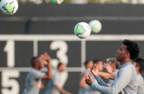 Jogadores na atividade da tarde desta quarta-feira no CT Joaquim Grava