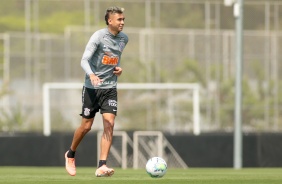 Jogadores na atividade da manhã deste sábado no CT Dr. Joaquim Grava