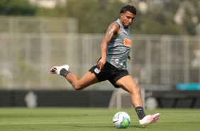 Jogadores na atividade da manhã deste sábado no CT Dr. Joaquim Grava
