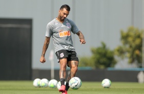 Jogadores na atividade da manhã deste sábado no CT Dr. Joaquim Grava
