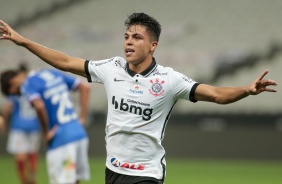 Roni comemorando seu gol contra o Bahia, na Neo Qumica Arena, pelo Brasileiro