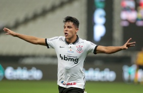 Roni marcou o segundo gol do Corinthians contra o Bahia