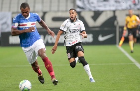 Everaldo no duelo contra o Bahia, pelo Brasileiro, na Neo Qumica Arena