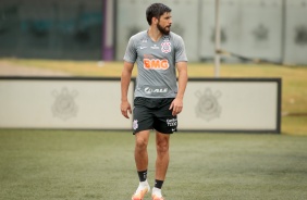 Bruno Méndez no treino do Corinthians desta segunda-feira, no CT Dr. Joaquim Grava