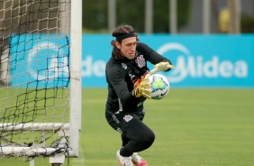 Cássio no treino da manhã deste domingo no CT Joaquim Grava