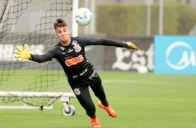 Donelli no treino da manhã deste domingo no CT Joaquim Grava