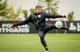 Arqueiro Guilherme no treino do Corinthians desta segunda-feira, no CT Dr. Joaquim Grava