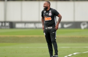 Dyego Coelho no treino da manh deste domingo no CT Joaquim Grava