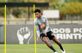 Gil no treino da manhã deste domingo no CT Joaquim Grava