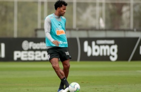 Gil no treino da manhã deste domingo no CT Joaquim Grava