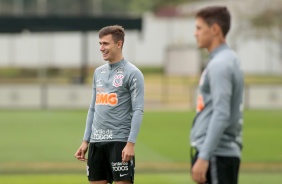 Lucas Piton no treino da manh deste domingo no CT Joaquim Grava