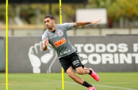 Volante Gabriel no treino da manhã deste domingo no CT Joaquim Grava