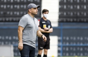 Carlos Leiria na estreia do Corinthians pelo Brasileiro Sub-20