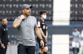 Carlos Leiria na estreia do Corinthians pelo Brasileiro Sub-20