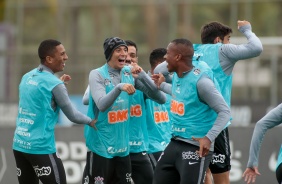 Davó, Mantuan e Xavier no último treino do Corinthians antes do jogo contra o Sport