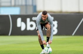 Luan no último treino do Corinthians antes do jogo contra o Sport