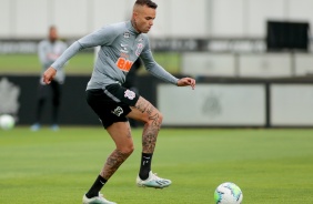 Luan no último treino do Corinthians antes do jogo contra o Sport