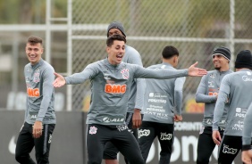 Piton, Avelar e Fagner no último treino do Corinthians antes do jogo contra o Sport
