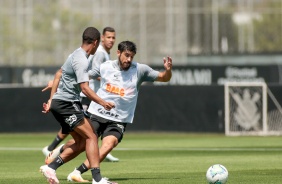 Bruno Mndez no treino desta sexta-feira no CT Joaquim Grava