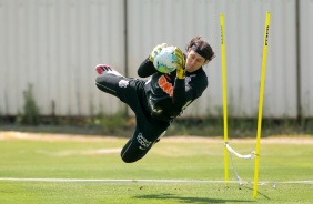 Goleiro Cssio no treino desta sexta-feira no CT Joaquim Grava