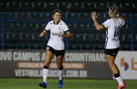 Gabi Zanotti e Crivelari na goleada sobre o Vitria pelo Campeonato Brasileiro Feminino