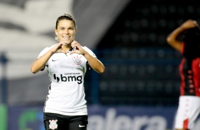 Tamires na goleada sobre o Vitria pelo Campeonato Brasileiro Feminino