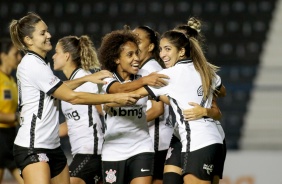 Yasmim comemorando seu gol na goleada sobre o Vitria pelo Campeonato Brasileiro Feminino