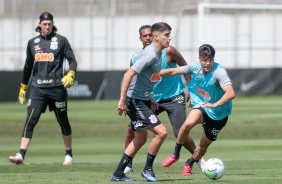 Araos e Roni no treino preparatório para jogo contra o Atlético-GO