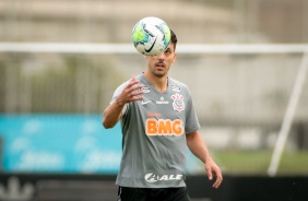 Avelar no treino desta segunda-feira no CT Joaquim Grava