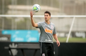 Avelar no treino desta segunda-feira no CT Joaquim Grava