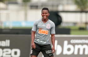 Cazares no treino desta segunda-feira no CT Joaquim Grava