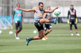 Everaldo no treino preparatrio para jogo contra o Atltico-GO