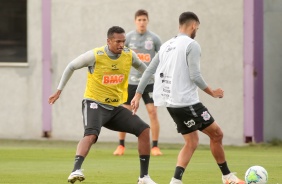 Jô no treino desta segunda-feira no CT Joaquim Grava