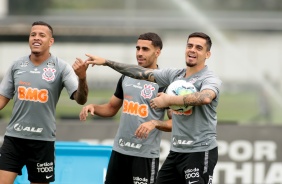 Sidcley, Gabriel e Fagner no treino desta segunda-feira no CT Joaquim Grava