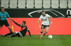 Mauro Boselli no jogo contra o Atltico-GO, na Neo Qumica Arena