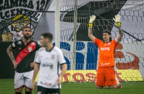 Cássio na partida entre Corinthians e Atlético-GO, na Neo Química Arena