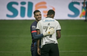 Jô na partida entre Corinthians e Atlético-GO, na Neo Química Arena
